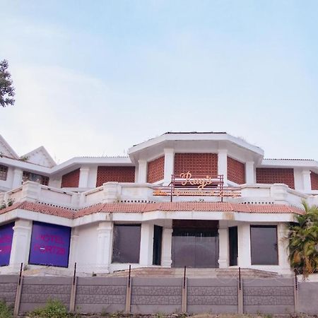 Hotel Fort28 Ναγκπούρ Εξωτερικό φωτογραφία